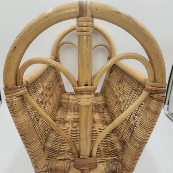 Vintage wicker Bamboo Rattan Magazine Rack basket Heart Shape